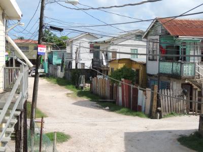 旧スペイン領に囲まれた旧英領ホンジュラス Belize City