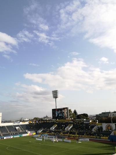 ニッパツ三ッ沢 横浜fcを見に行ったよ 徒歩でアクセスしたよ 桜も散り 勝ち点1 横浜 神奈川県 の旅行記 ブログ By ちふさん フォートラベル ニッパツ三ッ沢 横浜fcを見に行ったよ 徒歩でアクセスしたよ 桜も散り 勝ち点1 横浜 神奈川県 の旅行記 ブログ By ちふさん フォートラベル