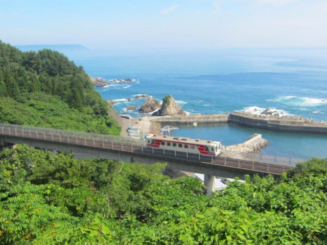 ローカル線の旅へ 車窓から絶景が広がる鉄道 路線18選 トラベルマガジン