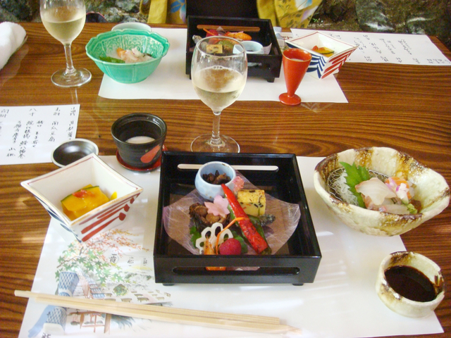 21年 京都 貴船の川床おすすめ10選 カジュアルなカフェもご紹介 トラベルマガジン