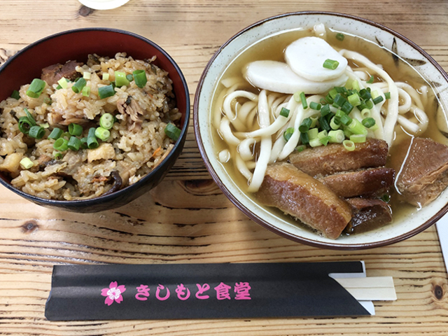 沖縄そば 地元で人気のおすすめ店11選 決め手は だし と 麺 トラベルマガジン