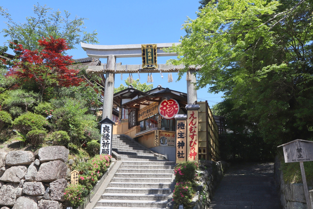 京都で縁結び 願いが叶った 叶うと言われているおすすめ神社12選 トラベルマガジン