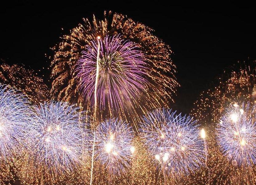 忘れられない夏になる 大迫力の三大花火大会 三大祭り 東日本 トラベルマガジン